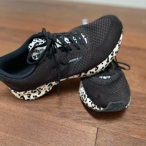 Women’s running shoes. Worn a few times.